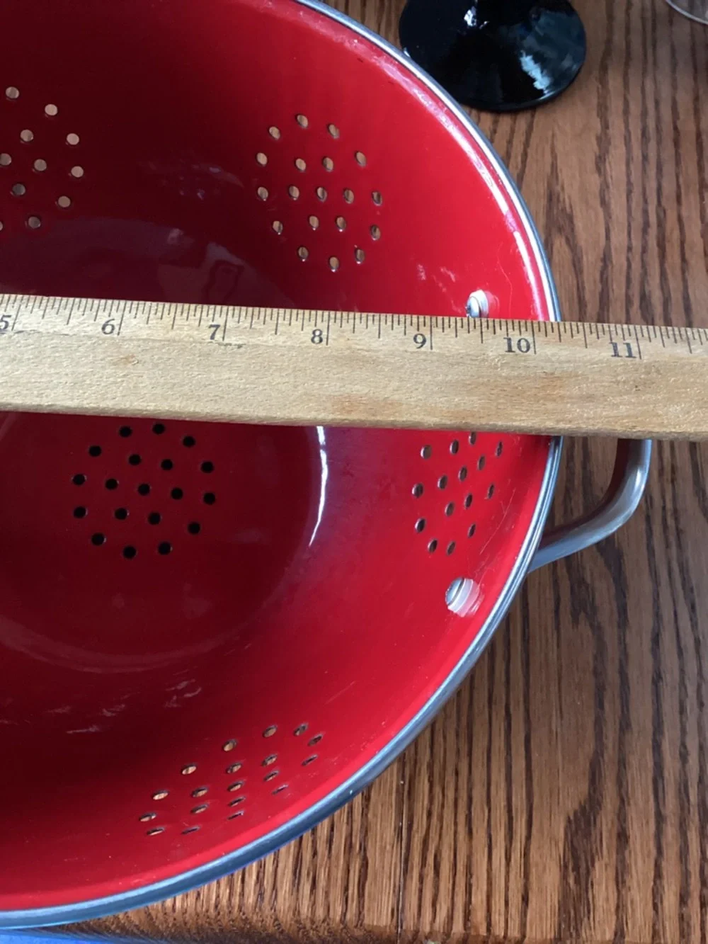 Source Unknown Red Enamel Colander with Silver Rim - Picture 6 of 6